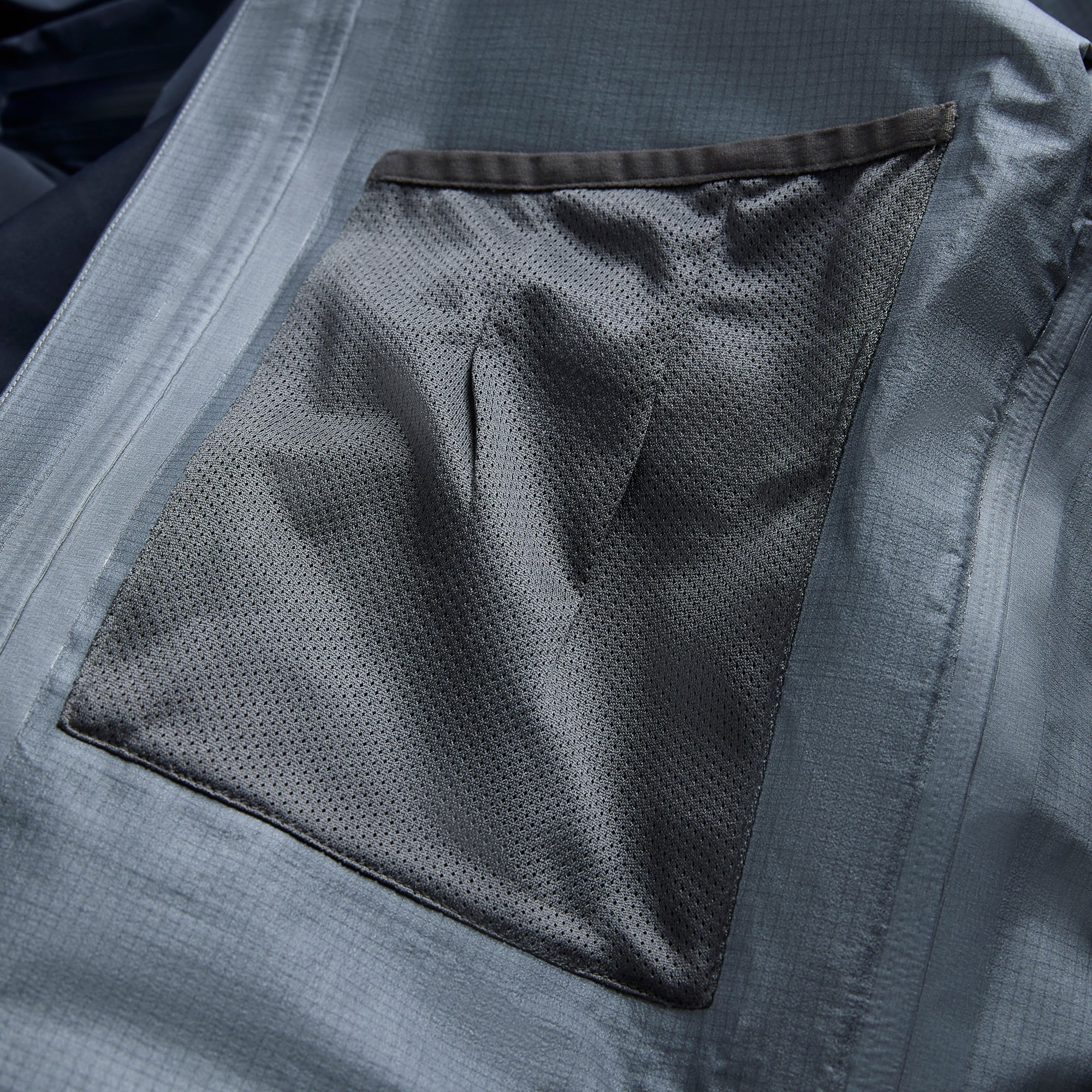 Montane Men's Niveus Lite Waterproof Jacket - Image 20